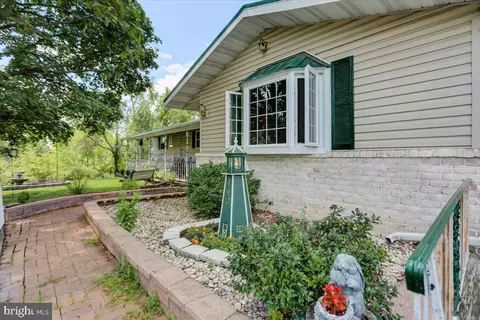 140 Oak Hill Rd, Carlisle, PA 17015