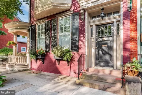 54 S Pitt St, Carlisle, PA 17013