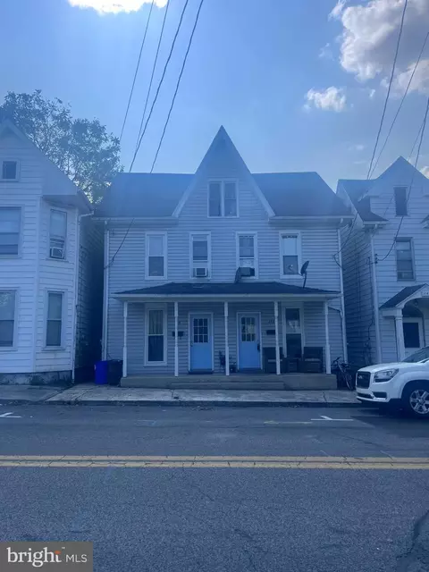 110-112 N Prince St, Shippensburg, PA 17257