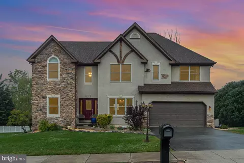 1005 Shannon Ln, Carlisle, PA 17013