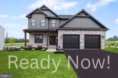 696 Ashwood Ln, Mechanicsburg, PA 17055