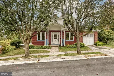 54 Fort, Lemoyne, PA 17043