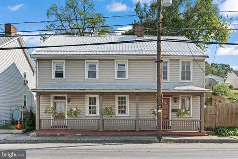 62 E Main St, Newville, PA 17241