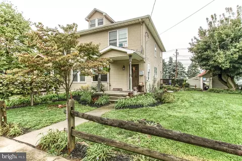 812 W Trindle Rd, Mechanicsburg, PA 17055