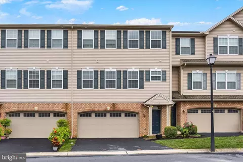 6 Dougherty Dr, Lemoyne, PA 17043