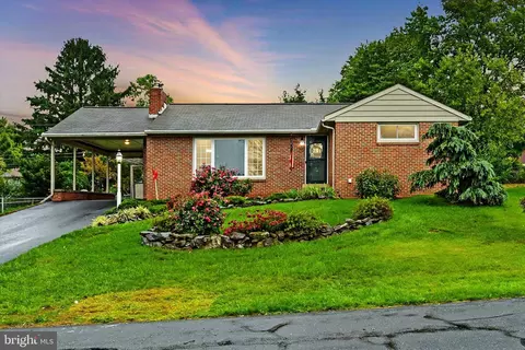 403 Cascade Rd, Mechanicsburg, PA 17055