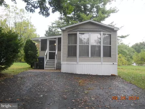 135 Shippensburg Mobile Est, Shippensburg, PA 17257