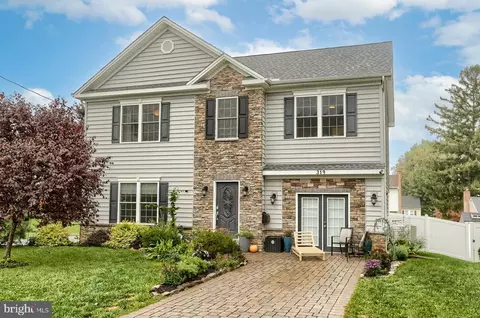 319 Faulkner St, Camp Hill, PA 17011