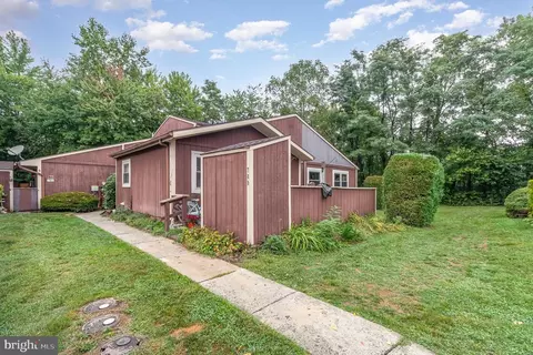 789 Lee Ln, Enola, PA 17025