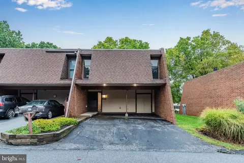 635 Cedar Ridge Ln, Mechanicsburg, PA 17055