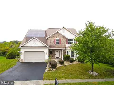 3909 Silver Brook Dr, Mechanicsburg, PA 17050