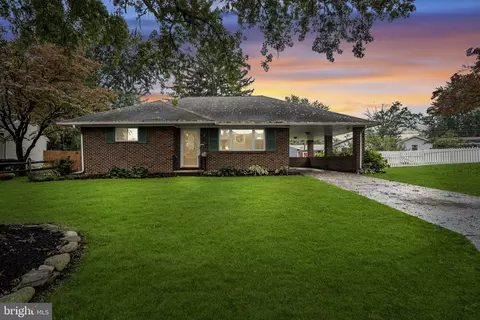 41 Circle Dr, Camp Hill, PA 17011