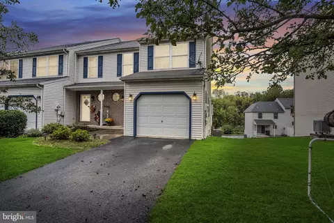 12 Keefer Way, Mechanicsburg, PA 17055