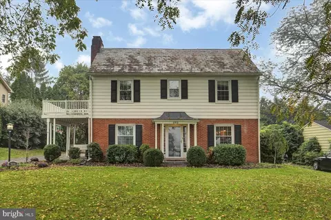 489 Country Club Rd, Camp Hill, PA 17011