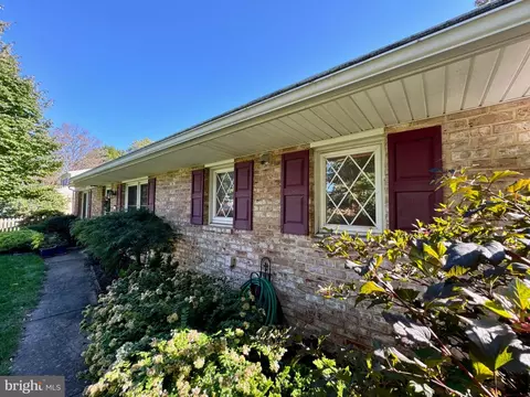 43 Oakwood Ave, Mechanicsburg, PA 17055