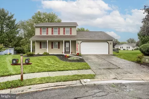 8 Bayberry Ct, Mechanicsburg, PA 17050