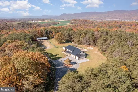 351 Pine Hill Rd, Carlisle, PA 17013