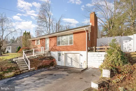 5256 Terrace Rd, Mechanicsburg, PA 17050