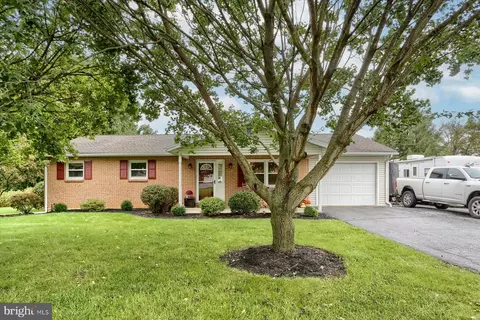 1565 Newville Rd, Carlisle, PA 17015