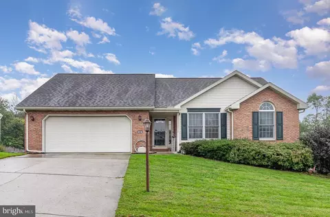 46 Sherwood Cir, Enola, PA 17025