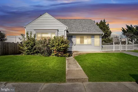 6 Riddle Rd, Camp Hill, PA 17011