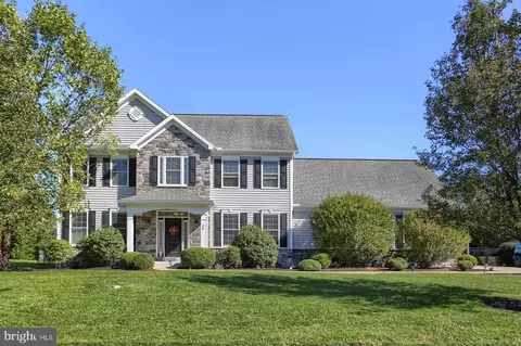 26 Balfour Dr, Mechanicsburg, PA 17050
