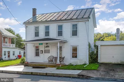 81 Broad St, Newville, PA 17241