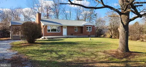 6315 Locust Ln, Mechanicsburg, PA 17050