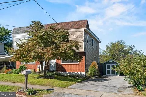 15 W A W Glenwood Dr, Camp Hill, PA 17011