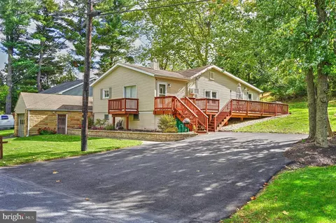 1148 Oyster Mill Rd, Camp Hill, PA 17011
