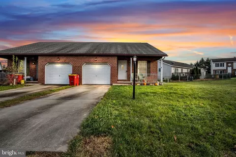 31-33 Larch Dr, Shippensburg, PA 17257