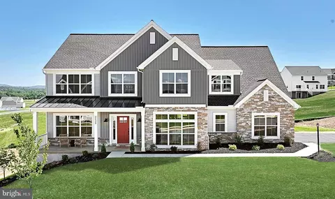 2029 N Fall Harvest Dr, Mechanicsburg, PA 17055