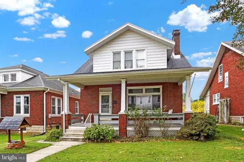 46 N 10th St, Lemoyne, PA 17043