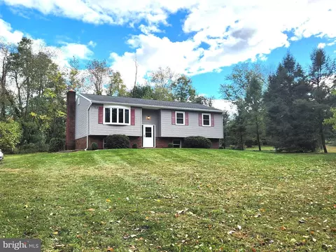 22 College Hill Rd, Enola, PA 17025