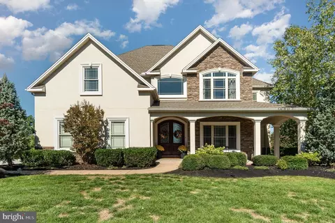 4902 Whitlock Ln, Mechanicsburg, PA 17055