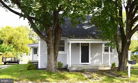 15 Fairfield St, Mount Holly Springs, PA 17065
