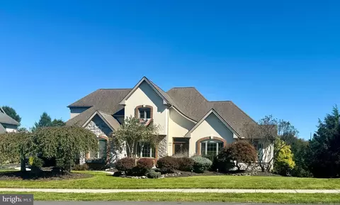 1085 Country Club Rd, Camp Hill, PA 17011