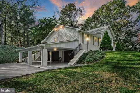 132 E Winding Hill Rd, Mechanicsburg, PA 17055