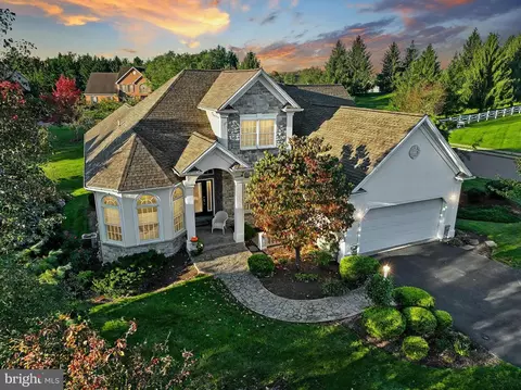 101 Windrush Ln, Mechanicsburg, PA 17055