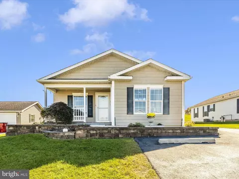 14 Burke Dr, Shippensburg, PA 17257
