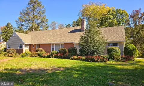 535 Mooreland Ave, Carlisle, PA 17013