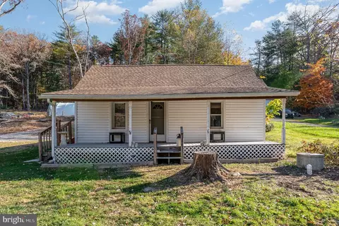 24 Appalachian Trail Rd, Gardners, PA 17324
