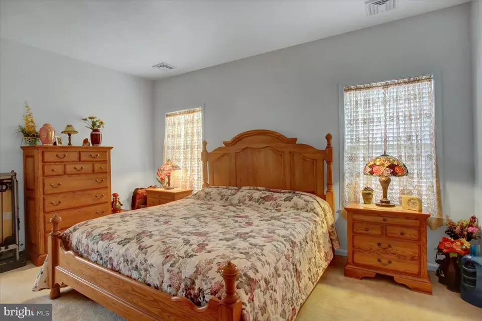 Bedroom - 31 Lantern Ln, Shippensburg, PA 17257 photo 2 of 4