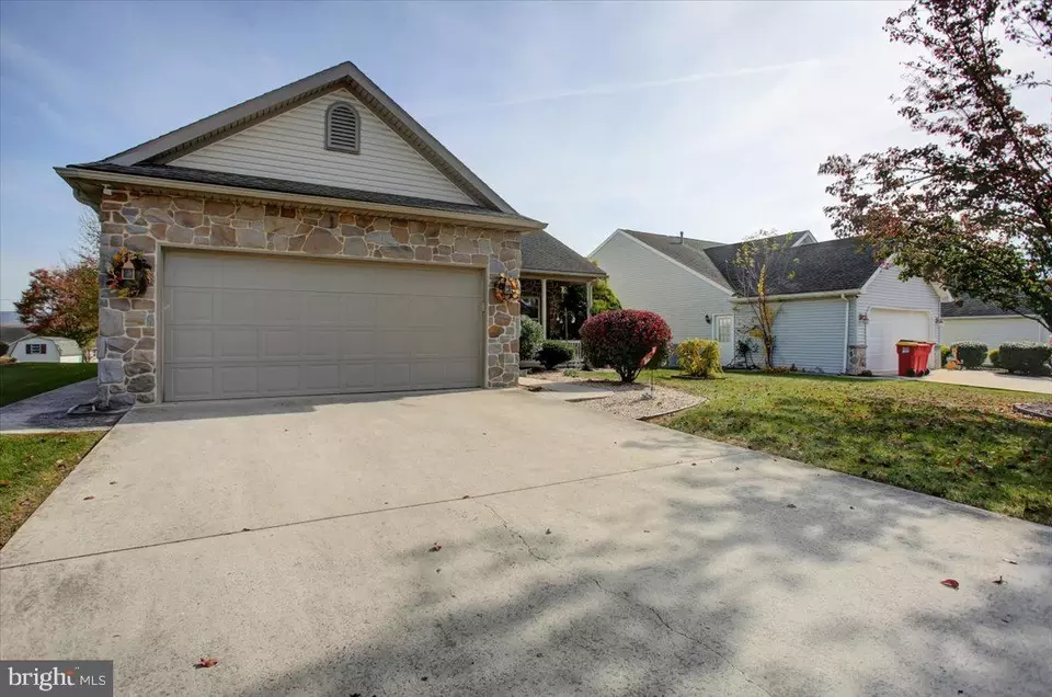 Exterior - 31 Lantern Ln, Shippensburg, PA 17257 photo 3 of 6