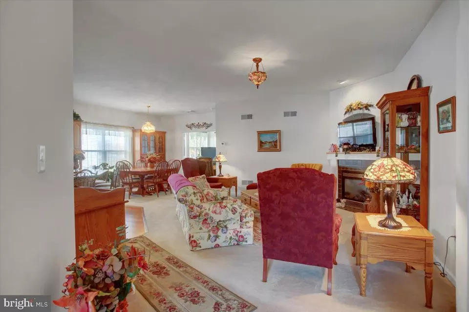 Entry Way - 31 Lantern Ln, Shippensburg, PA 17257 photo 2 of 2