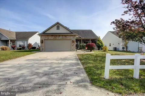 Exterior - 31 Lantern Ln, Shippensburg, PA 17257 photo 1 of 6