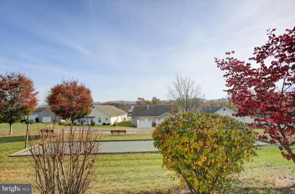 Exterior - 31 Lantern Ln, Shippensburg, PA 17257 photo 6 of 6
