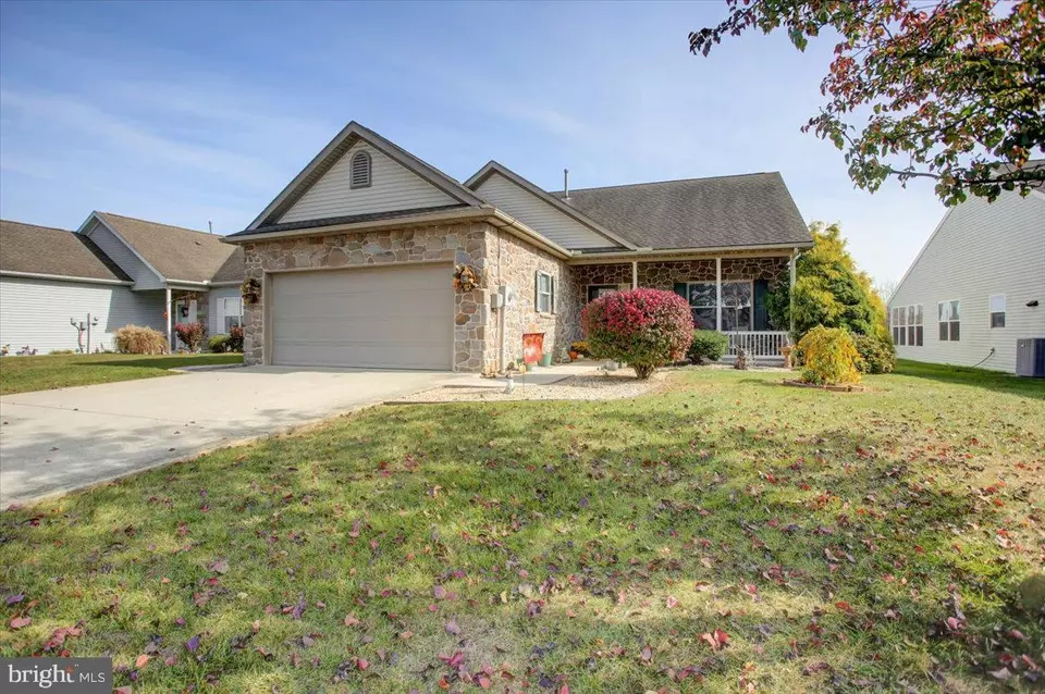 Exterior - 31 Lantern Ln, Shippensburg, PA 17257 photo 2 of 6