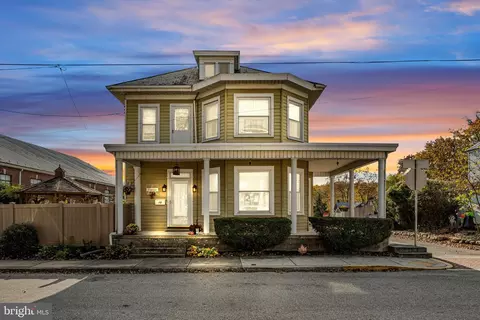 10 Chestnut St, Newville, PA 17241
