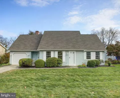 33 White Oak Blvd, Mechanicsburg, PA 17050